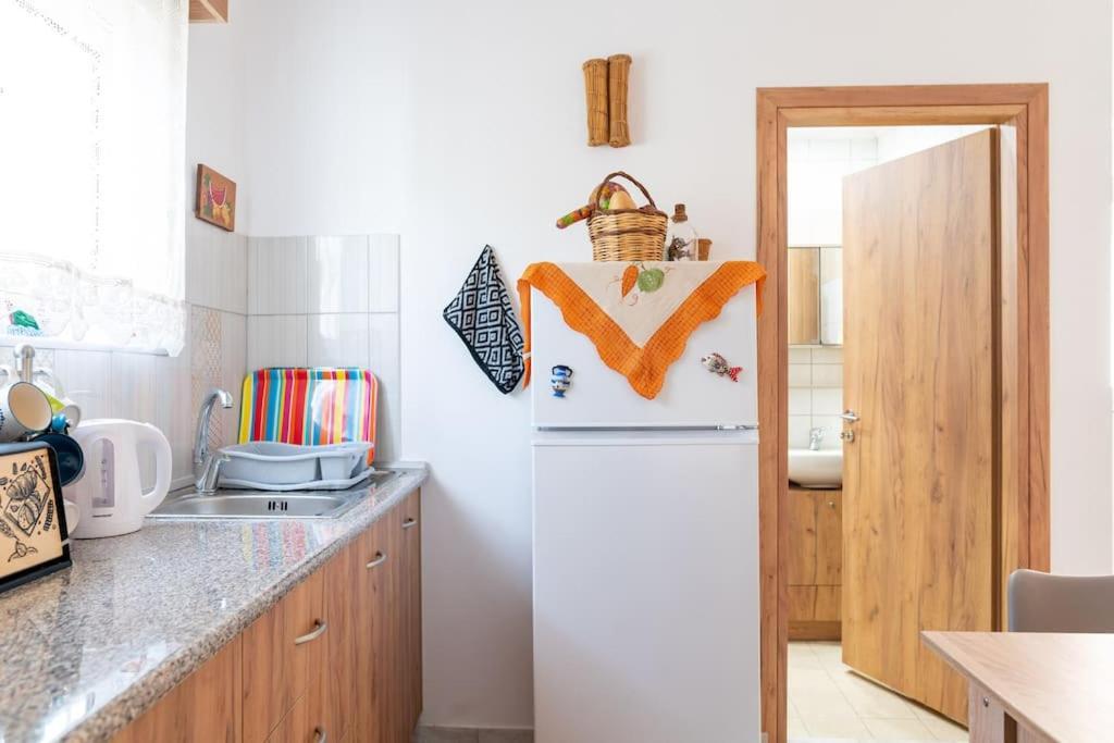 Ferienwohnung Zografia - Charming House Near The Coast Marmari  Exterior foto